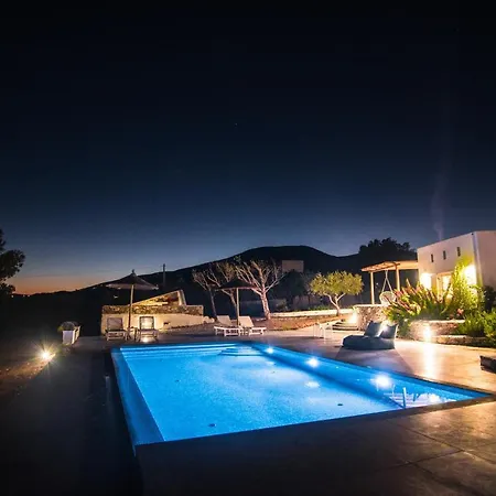Andria's Chrisi Akti (Paros)