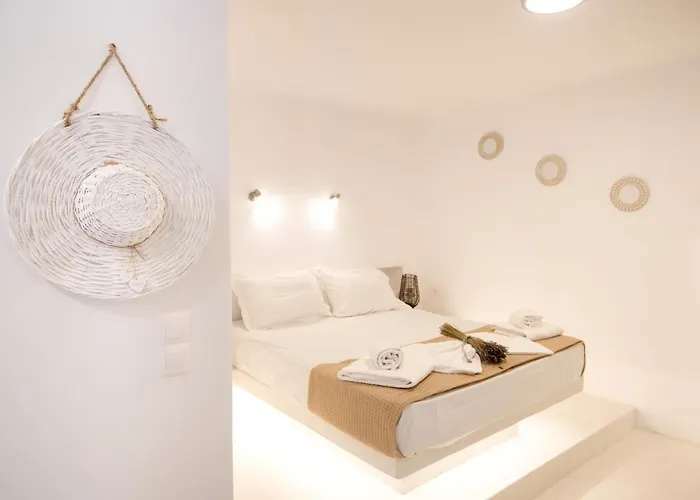 Andria's Chrisi Akti (Paros)